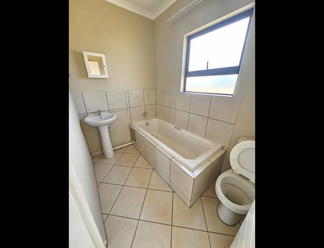 2 BEDROOM HOUSE FOR SALE IN SELCOURT